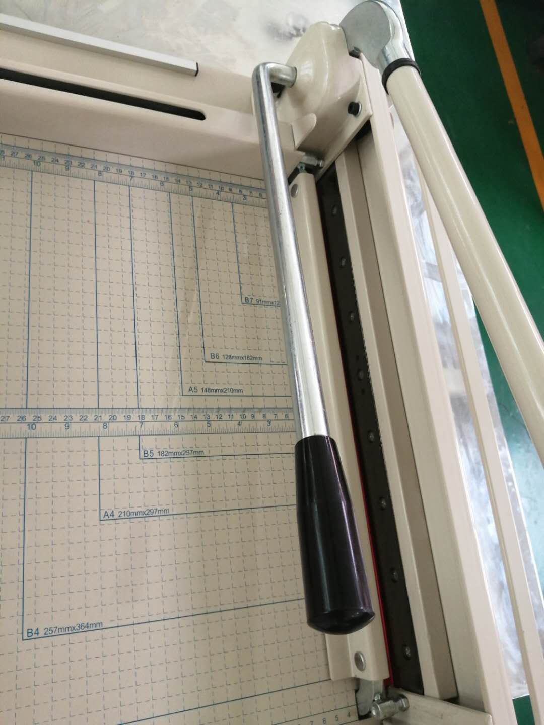 QK-868-A4 Manual Paper Cutter  - đánh giá và giá Body Trimmer
